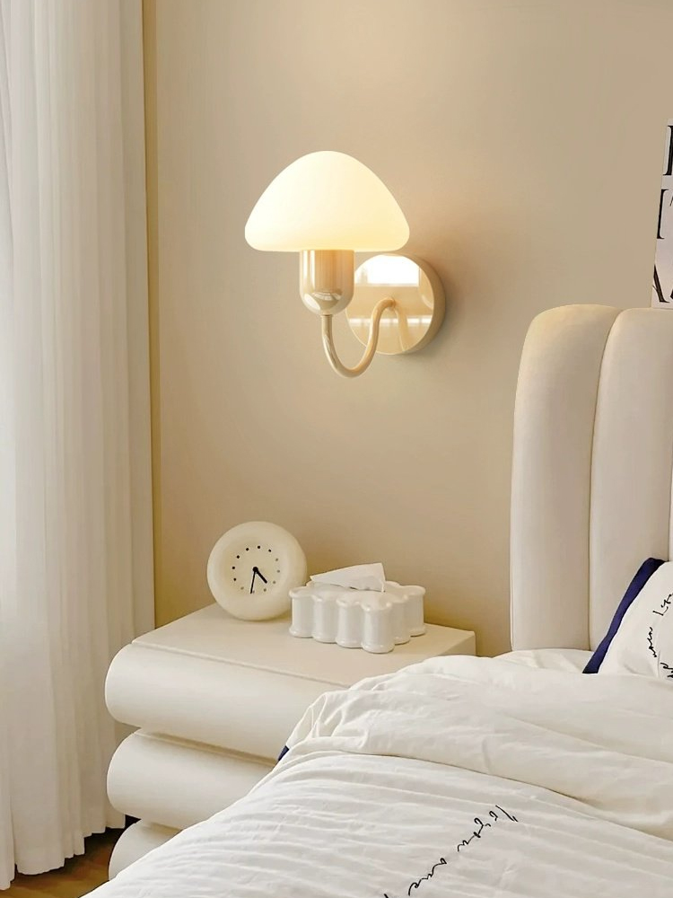 奶油风卧室壁灯2023新款高级感儿童房现代简约灯具墙灯床头氛围灯