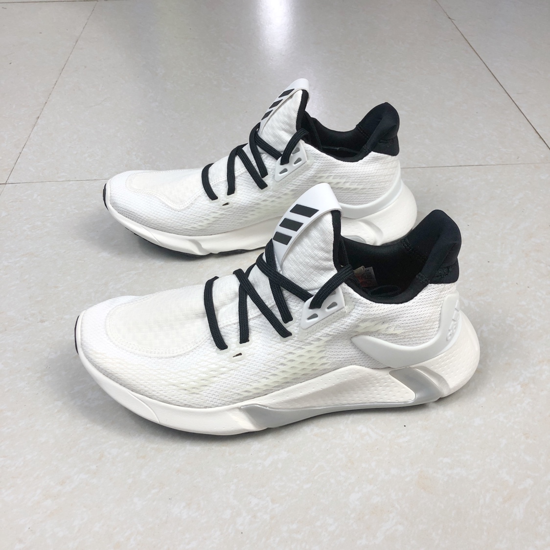Adidas/阿迪达斯 EDGE XT 男子缓震透气低帮运动休闲跑步鞋EH0433