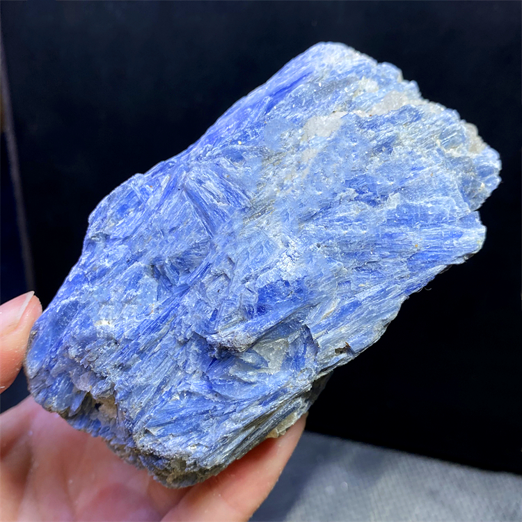 巴西天然蓝晶石原石蓝绒晶矿物晶体标本蓝色水晶毛料裸石装饰摆件