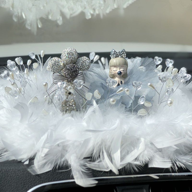可爱天使女孩汽车摆件装饰用品高档女神款创意羽毛个性中控台车载
