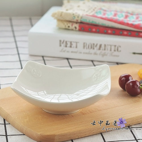 出口日式纯白陶瓷餐具米奇浮雕儿童碗创意四方碟沙拉凉菜小果盘